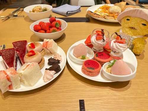 いちごスイーツビュッフェらしい
可愛らしいな