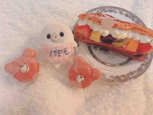 ふ　ふ

おそと　あつーい　だたから

あまーいの　たべる　よー　🍒