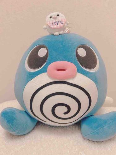 おっきー　！

にょろも　ちゃんは　およぐの　すき　なの？

パヤも　だよ🦭
