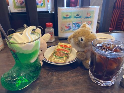 今あるコメダ珈琲の中で1番古いコメダに行ってきたよ♪
主はコメラーなの
コメダも最初は古き良き喫茶店だったんだよね