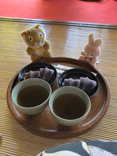 赤福本店だよ♪
手作り赤福食べてしゃぁあせなの…