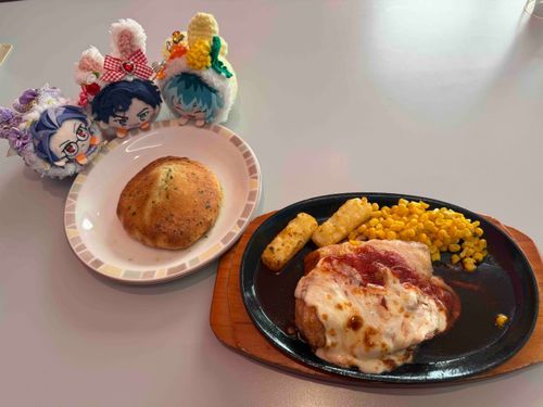あと今週の水曜日、1年振りぐらいにサイゼ行ってきた✨️
久しぶりに食べたけど、美味しかった😋
こっちは定番だけど、やっぱりバリエーション的にはオリーブの丘が好きかな😅