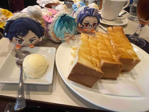 昨日ルノワールにて寛いでた。
ハニートーストのアイスクリーム付き🍨✨️
というか、長い時間何も食べなさすぎて速攻向かったわよ🏃‍♂️
