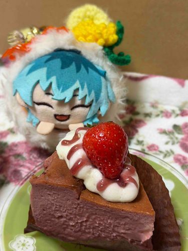 それともう1枚はイチゴのバスクチーズケーキ🍓✨
バスクチーズケーキって久しぶりに食べたけど、チーズケーキ自体好きだから美味しかった🤩