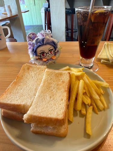病院帰りに地元の行きつけのお店で昼食取ってきた✨️
正直言って、ここのポテトはマックのポテトより美味しい😋