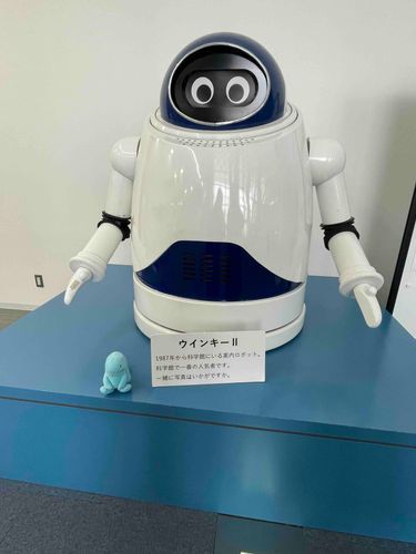 今日は遠くまでお出かけだぬ！
お出かけの時は特殊能力で小さくなれるんだぬ‼︎