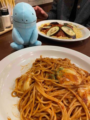 写ってないけど、お友達のうさ公と遠くまでご飯に行ったぬよ！うさ公もお出かけする時は小さくなれる特殊な能力があるみたいだぬ。