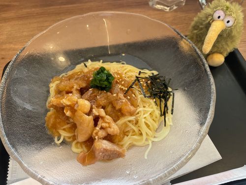 こりは、キウイ香る鳥みぞれ涼風ういんね♪

「ちょっと違うかも…😅」

※カボス香る鶏みぞれ涼風麺です！