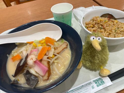 お昼ごはん。
どっち食べる？僕は両方でういんういん🤤