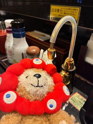 火傷に気をつけながらシャワーを浴びます