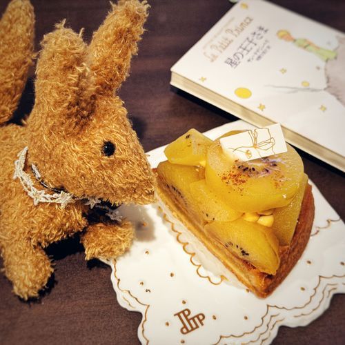 今日は、僕と王子さまのお話を書いた人のお祝いの日。
星色のケーキを買ってもらった