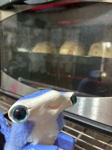 チーズのはいったきじでソーセージをまいたパンだよ！
おいしそうでしょー！
はやくたべたーい😋