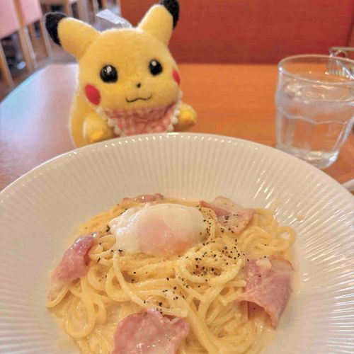 ﾌﾟ～

ﾌﾟｸ は クリーム系パスタだいすきでち💛🍝💨
今日は カルボナーラにしまちた✨️