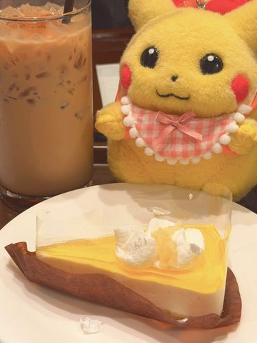 ﾋﾟｰ

みなちゃま～💛
プクみたいな色のケーキでちよ♬.*ﾟ
レモンチーズケーキでち🍋
黄色いところはプルプルしてまちた✌️夏はレモンのケーキが美味しいでちな(｡•～•｡)💛