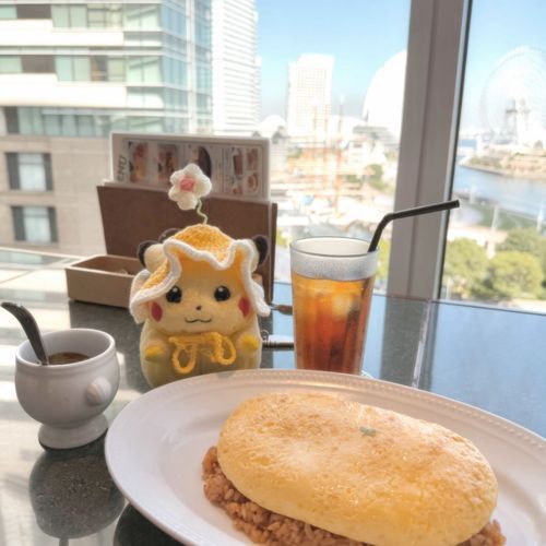 ﾌﾟ!ﾌﾟ!

みなちゃま💛ついこの間、スフレオムライスをたべまちた🍅🍳🍚
デミグラスソースが 別であって、自分でかけるんでち🤤
デミグラスソースが ほんのり甘くておいちーでちた☝️
たまごも ふわふわで 思わず お布団にしちゃうとこでちた(:3