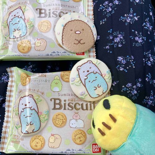 かわいい缶バッジを 見つけたよ！ 
すみっコの おともだち☺️