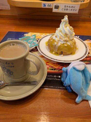 おひるたべるよ〜っていってたはずなんだけど……でもおいしそう〜