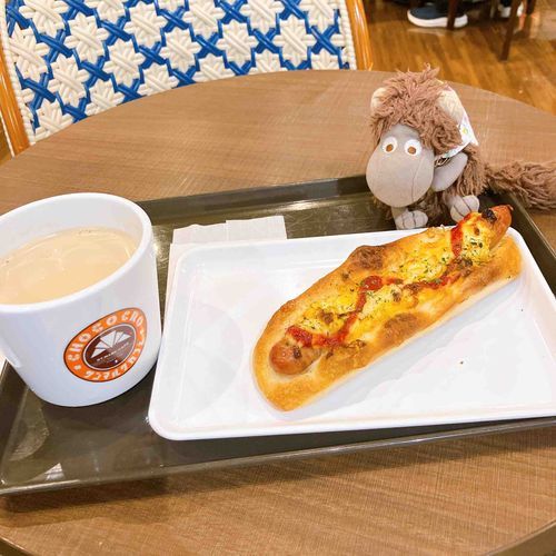 急遽仕事がお休みになったので
用事がてらサンマルクカフェ☕️

平日だから空いてると思ったけど
今春休みだった😅