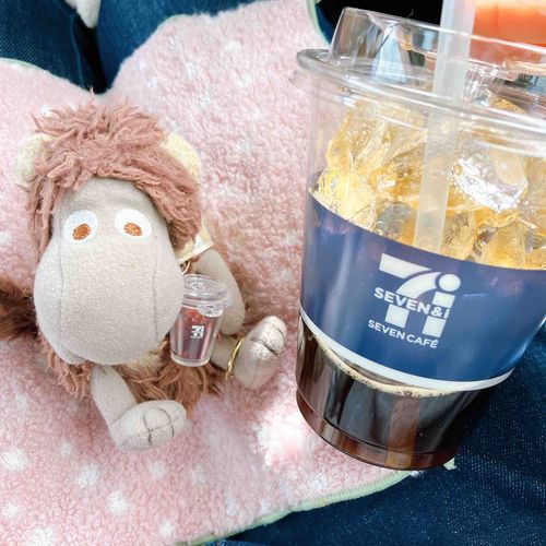コーヒー飲んでホッとひと息☕️
明日頑張ればおやすみだ❕