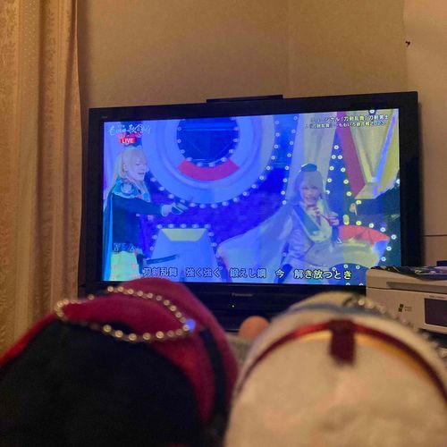 日向と今剣とミュ拝んでる〜!!

みんな頑張ってる〜!!