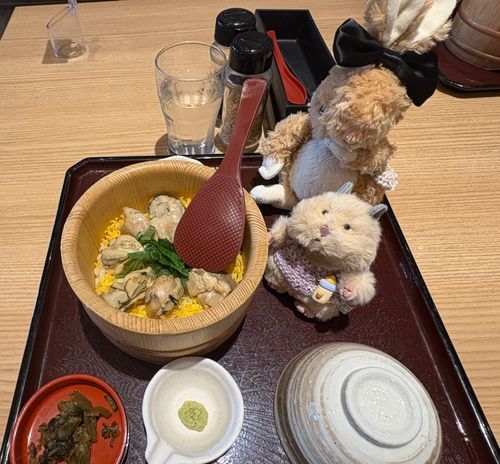 らびちゃんだよー！🐰
きょうは、きなこくんとおひつごはん🍚食べてきたよー！