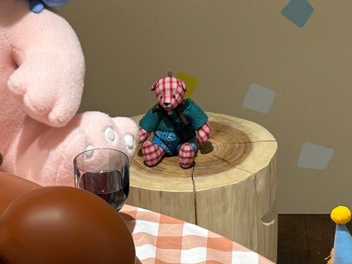 テディベアミュージアムで
ちゃっかりと座ってみましたぞ。