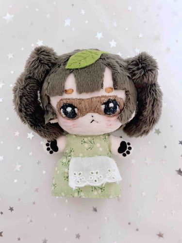頑張ってたぬき概念の女の子のぬいを作ってみました🪡
拙いけど可愛くできたカモ？
文化人形さんみたいな格好させてあげたい〜服も作りたいです！
