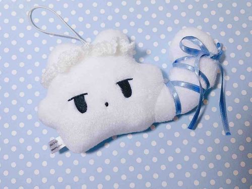 ラウンドワンでお迎えしたNUSHIちゃん。早速おしゃれしなきゃね！
おめめがかわいい…