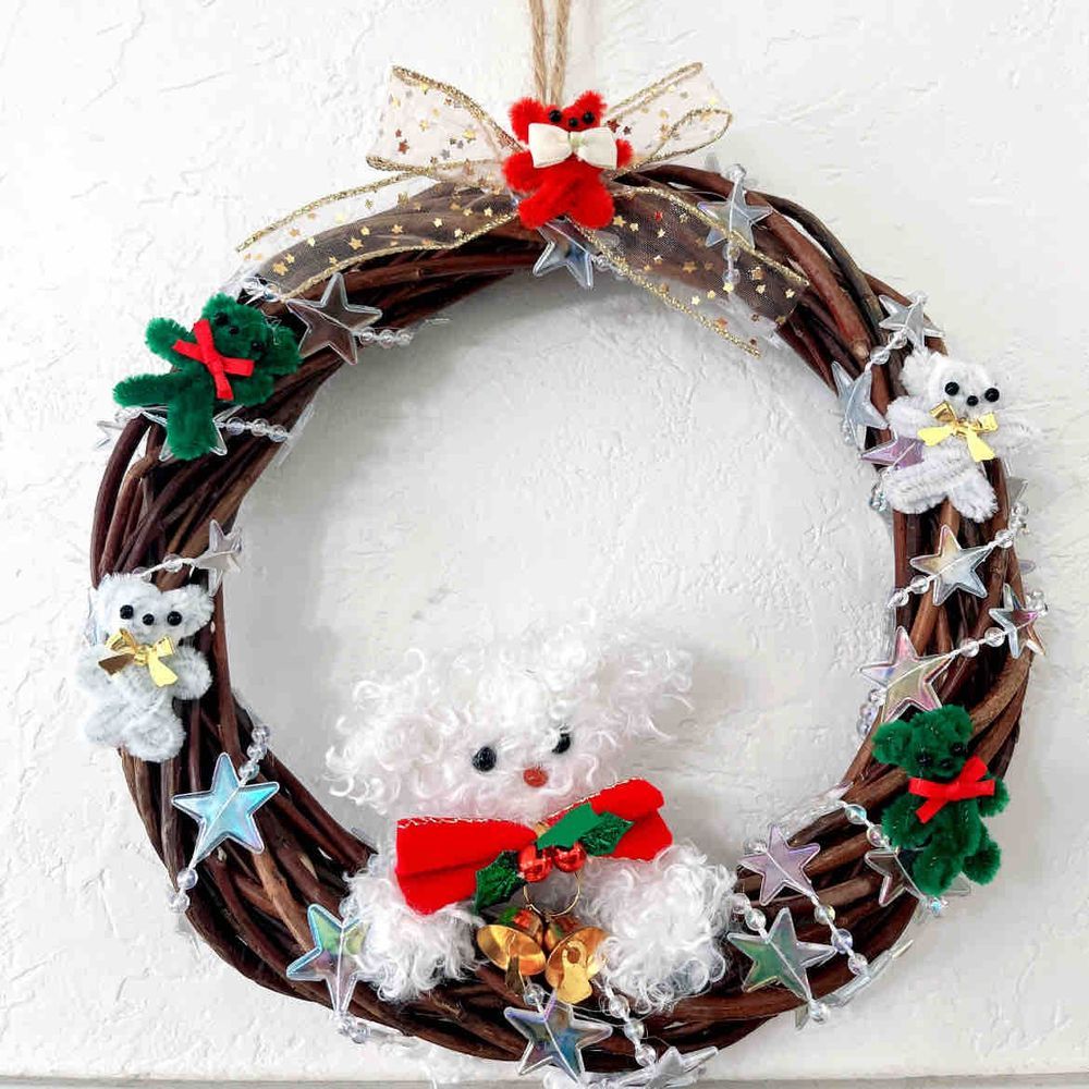 モールベアのついたクリスマスリースを作りました！旦那さんとお義母さんも参加してくれたよ！
1枚目オーナー、2枚目オーナー旦那、3枚目オーナーのお義母さん作だよ！
