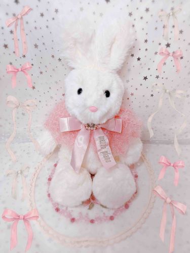 おーなー、大人だけどメゾピアノのぬいをお迎えしたよ！旦那さんからのプレゼントだったなの。
キラキラのケープは編んだよ〜！
プリンセス感マシマシ🎀