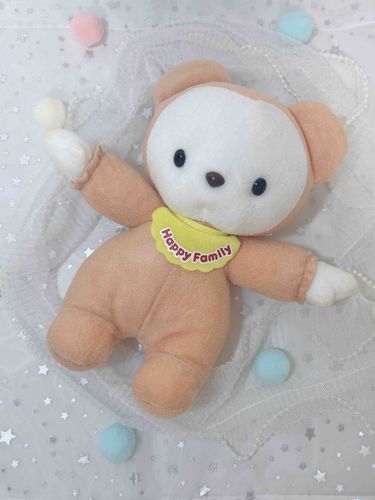 ふるーいおもちゃ屋さんのすみっこにいた子。
ホコリかぶってたけどとってもかわいいなって思って連れて帰ってきたよ。これから可愛がってあげるね。
ずっとガラス戸の中で待っててくれてありがと。