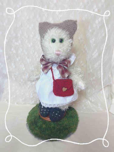 あのね、おーなーがお帽子、お靴、ポシェット編んでくれました🧶
お出かけセットだよ〜早くまたおでかけしたいな🎵