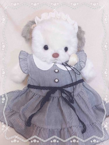 このわんこちゃんはラブリ〜ちゃんってお名前になったよ🐶

西松屋でお洋服買って来ちゃった🤣
それをちょっとサイズ合わせたり、ボタン変えてみたりリボンつけたりとリメイクしてみたよ！！！
ラブリ〜ちゃんも嬉しそう……🐶