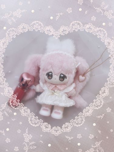 かわいいリップとネックレス買ったよ！ピンク大好き〜〜

ましまろちゃんはおNEWの服と靴をゲットしたんだよ