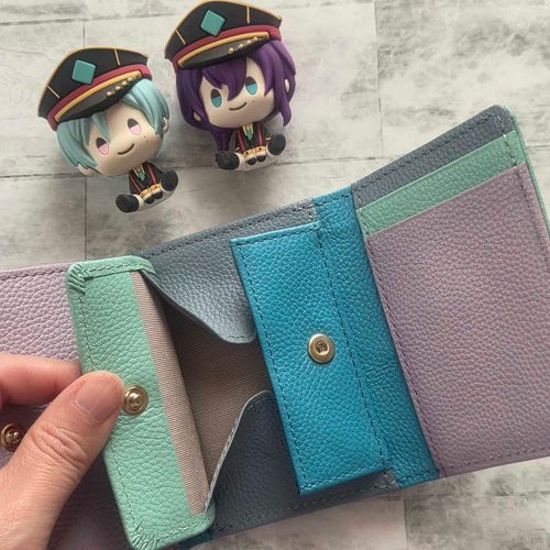 自分で好きな色を選んで作れるお財布。
私たちのユニットカラーが入っていますぅぅ🃏