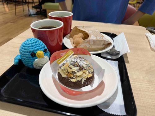 今回のmisdo🍩 x GODIVA🍫の中ではこれが一番好き…🐧👀✨
