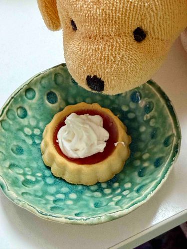 市販のお菓子にホイップをしぼる…
なるほど❣️こんな方法がありましたか💕
