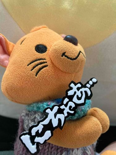 週末が終わっちゃうね〜。
飼い主ったら、ずーーーっとアニメを観てたニャ。昔けっこうハマってたんだって。
もちろんトゥルも一緒に観てたけど、クルマのアニメでカッコよかったニャ〜♪ クルマが好きになりそう。憧れちゃうニャ♪

飼い主「トゥル太…わかったから頭文字Ｄ観ながらニヤけるのやめて。気持ち悪いよ…」

飼い主だってニヤニヤしてたもん！

