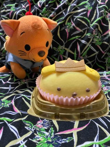 セブンイレブンでポムポムプリンちゃんのケーキを買ってきたニャ♪ かっわいぃ〜♡
