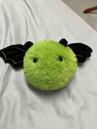 仕事帰りで汗くさいのに疲れ我慢できずスリスリしちゃう、癒しをありがとうまっちゃくん。全世界のぬいたち。