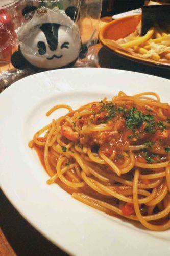 パスタソースハネるからだめだよ