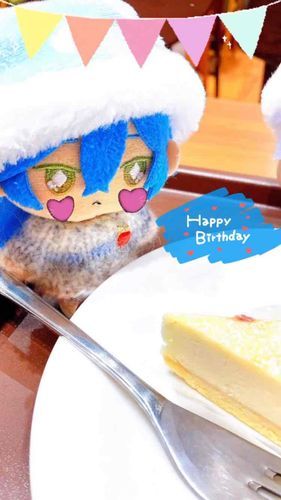 きょうは せっしゃ の たんじょうび ！

たんじょうび は すきなものを たべていい と きいた で ござる ！

... え？ いつも たべてる って？
