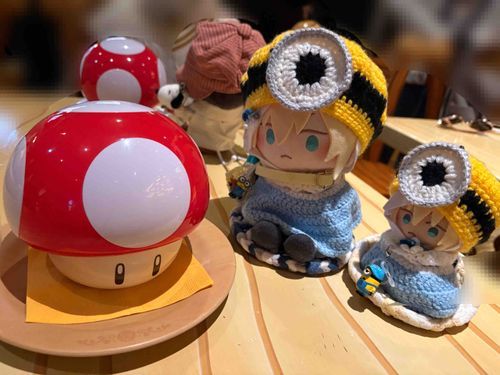 大『きのこっのっこーのこ、げんきのこっ！』

ゆび『ここのまっしゅるーむすーぷは美味しいらしいらしいぞ』

大『おいし、たのしみっ！たのしみっ！』