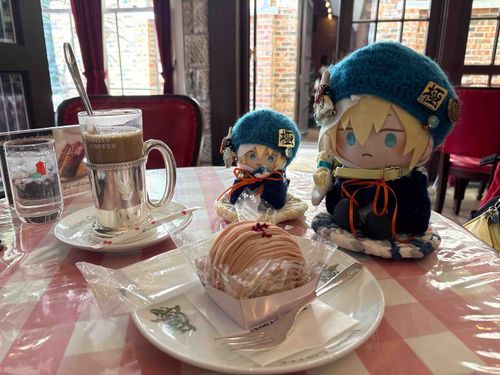 大『けえきっ！いちごの、けえきっ！』

ゆび『いちごのもんぶらんだな。
中にいちごが一粒入ってるみたいだな』

大『いちごっ！いちごっ！いちご、いちごっ！』

ゆび『あるじ、いちごが楽しみすぎて早く食べたいみたいだ。
写真を撮ってもらえるのは嬉しいが、早く食べような』

大『いちごっ！いちごっ！すきっ！』