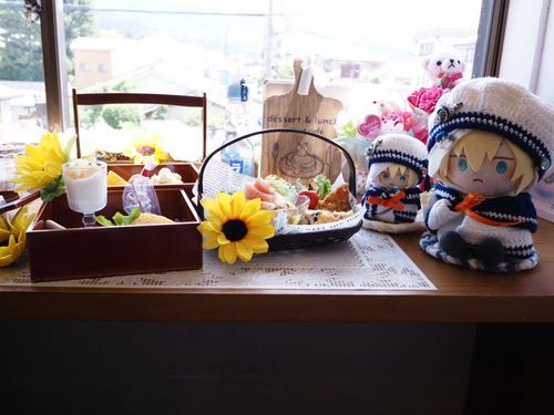 大『おむかえの、おいわいっ！』

ゆび『今年でこの本丸に着て四年目を祝ってもらったぞ』

大『あふたぬんてい、おいしっ！きしゅ、おいしっ！』

ゆび『でざーとも美味いな』

大『あるじ、いつも、ありがとっ！だいすきっ！』

ゆび『いつもありがとう。
これからもよろしくな。
俺もあるじのこと好きだからな』

大『みんな、すきっ！だいすきっ
！』