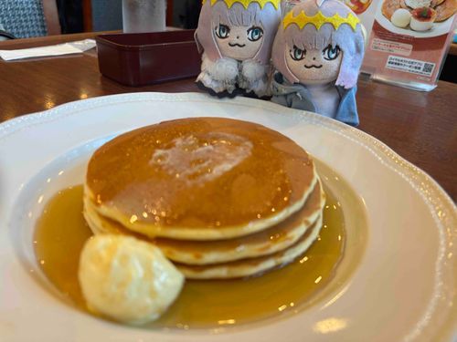 ホットケーキ、おいしそうなところ落ちちゃった…。残念。