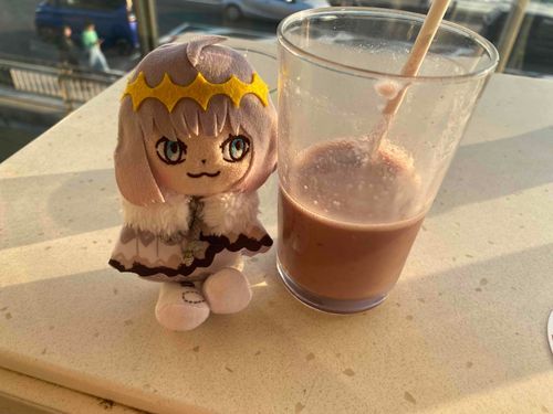 おしゃれなカフェで夕日とスムージーだよ、カップルだらけの中での撮影はちょっぴり恥ずかしかったな