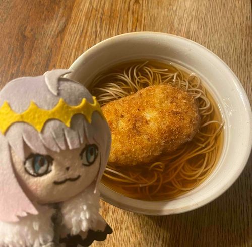 コロッケ蕎麦だよ！ホントは蕎麦から打つつもりだったんだって。