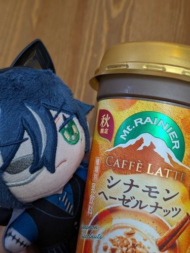 「……これ、飲むのか？」
「……シナモン思ったより強ぇな」