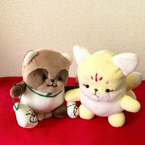 九尾さんがお嫁に行く前に、信楽ちゃんと記念撮影しときました^_^

https://minne.com/items/26512787

https://minne.com/items/26512840
#信楽焼
#たぬき
#狸
#タヌキ
#キツネ
#きつね
#狐
#九尾の狐
#販売
#ハンドメイド
#minne
